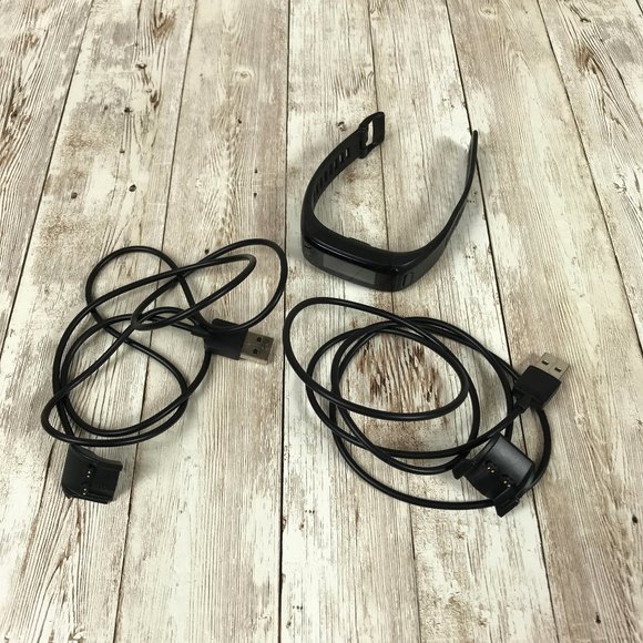 Garmin Vivosmart HR Fitness Tracker - Black - Picture 1 of 6